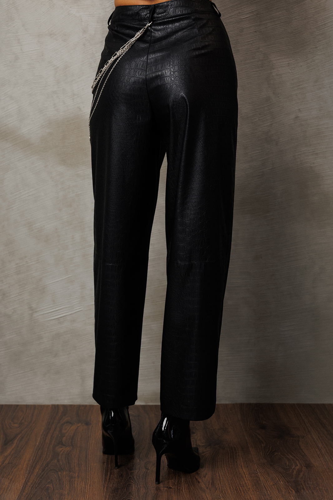 3237 брюки, 3241 цепочка, 3242 сумка (черный) (2)