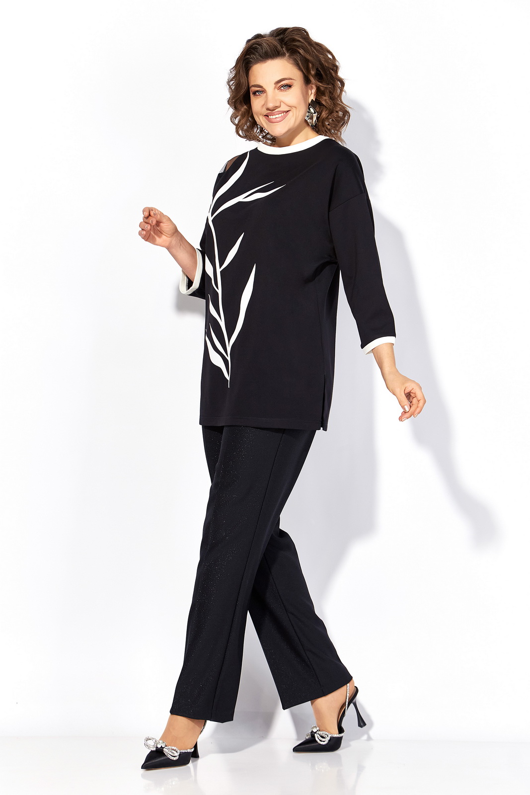 М 1495 БрПн-черный вид сбоку Костюмы-Лилиана-1495