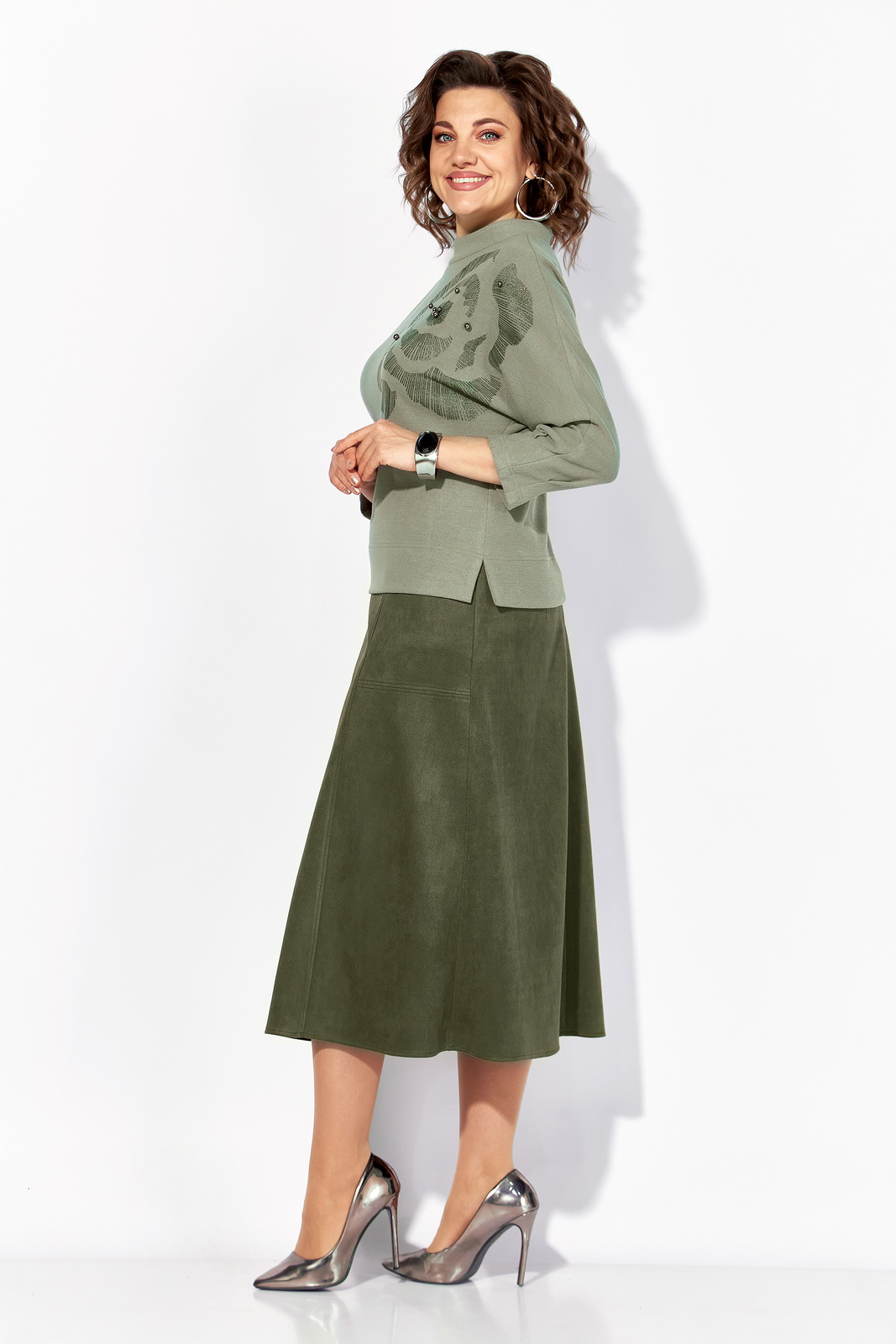 М 1500-вид сбоку Костюмы-Лилиана-1500